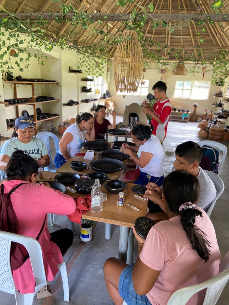 Centro Artesanal de Chipuelo – Barro y memoria del territorio